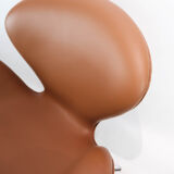 Swan chair, model 3320, designed by Arne Jacobsen in 1958