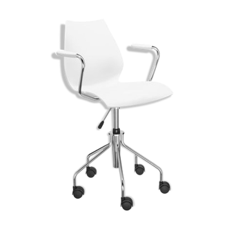 Swivel chair on wheels, design Vico Magistretti,  kartel