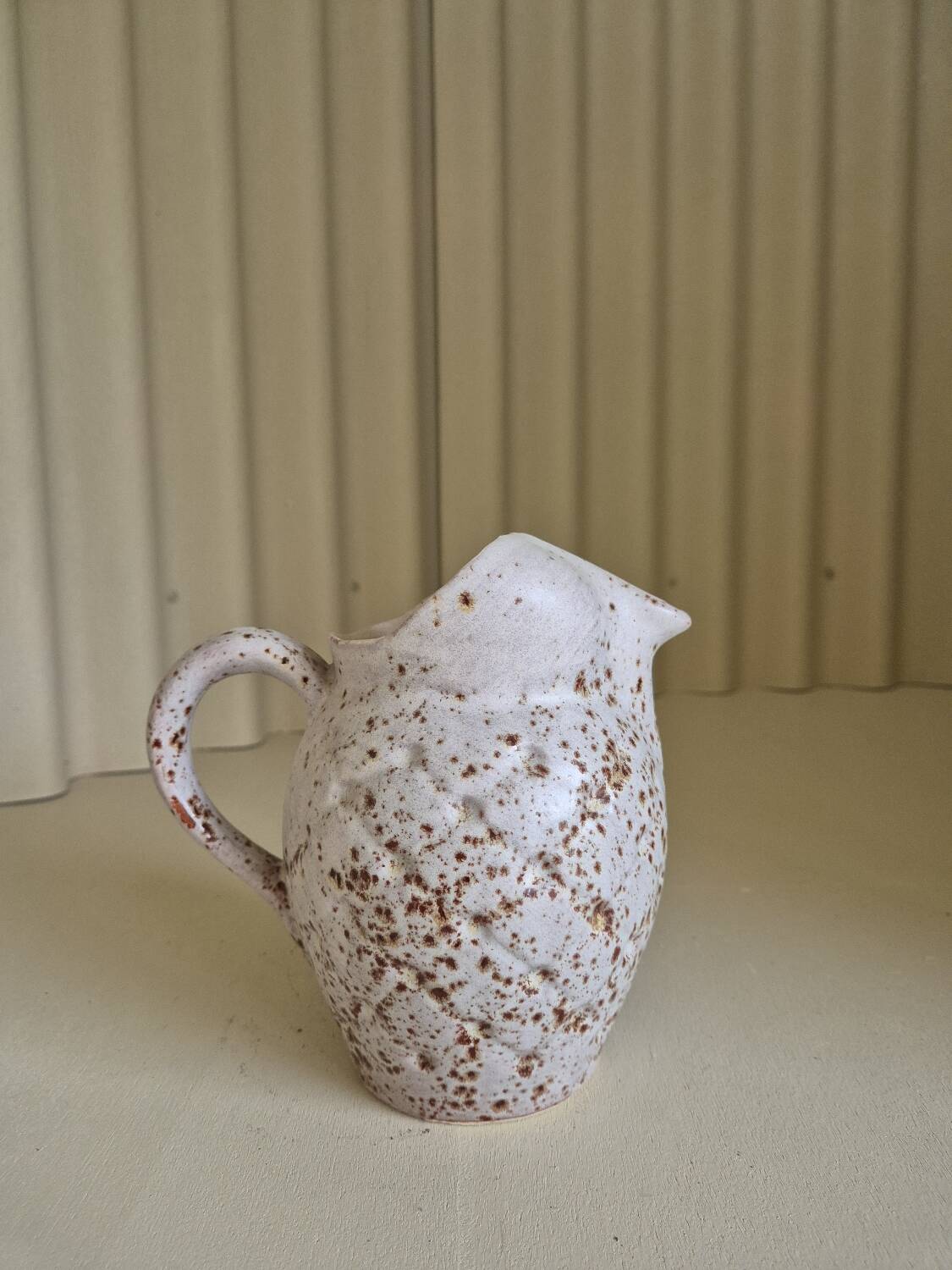 Pichet en céramique