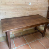 Solid table