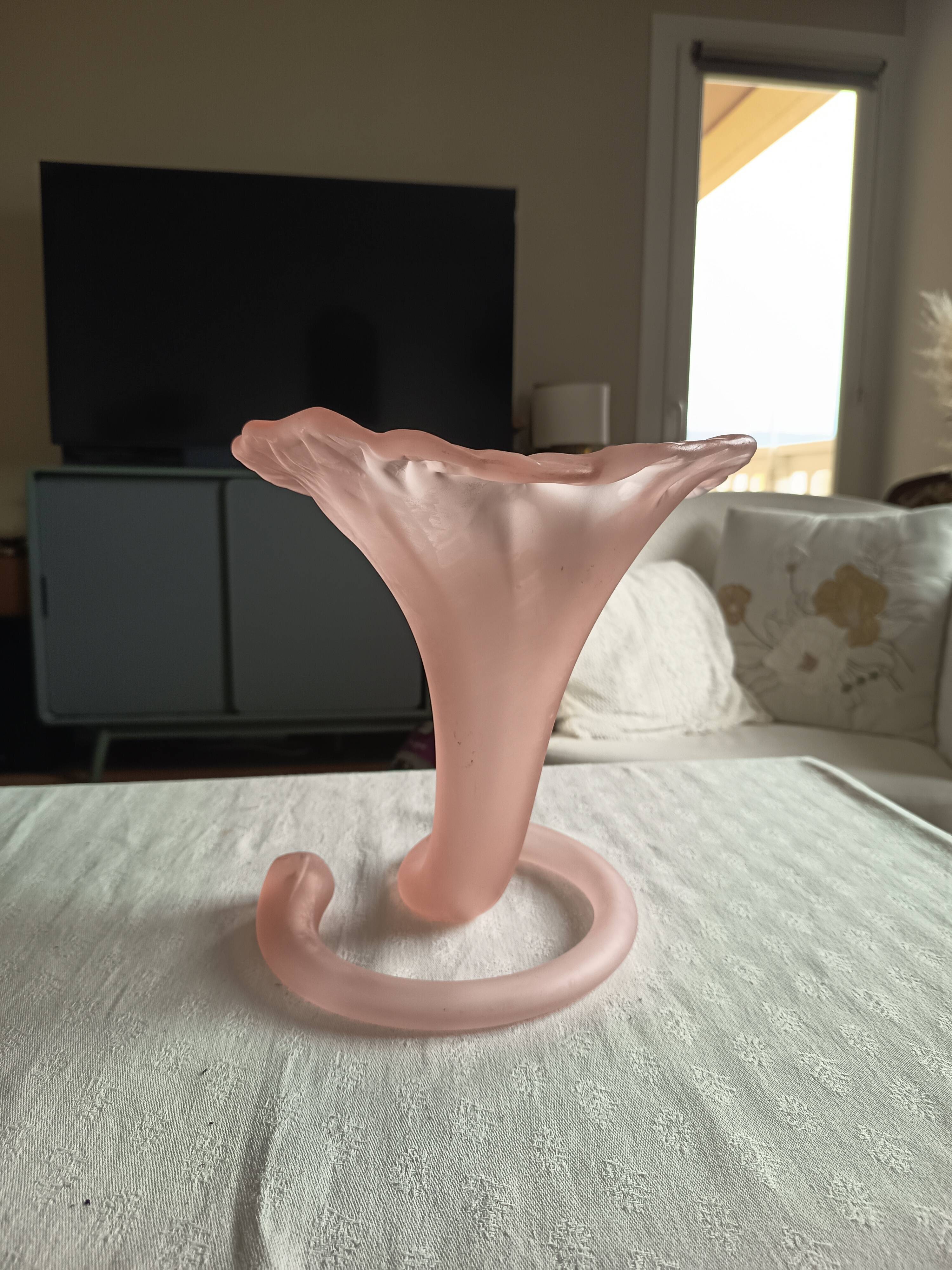 Large satin glass cornucopia vase "pâte de verre" frosted pink - Art style