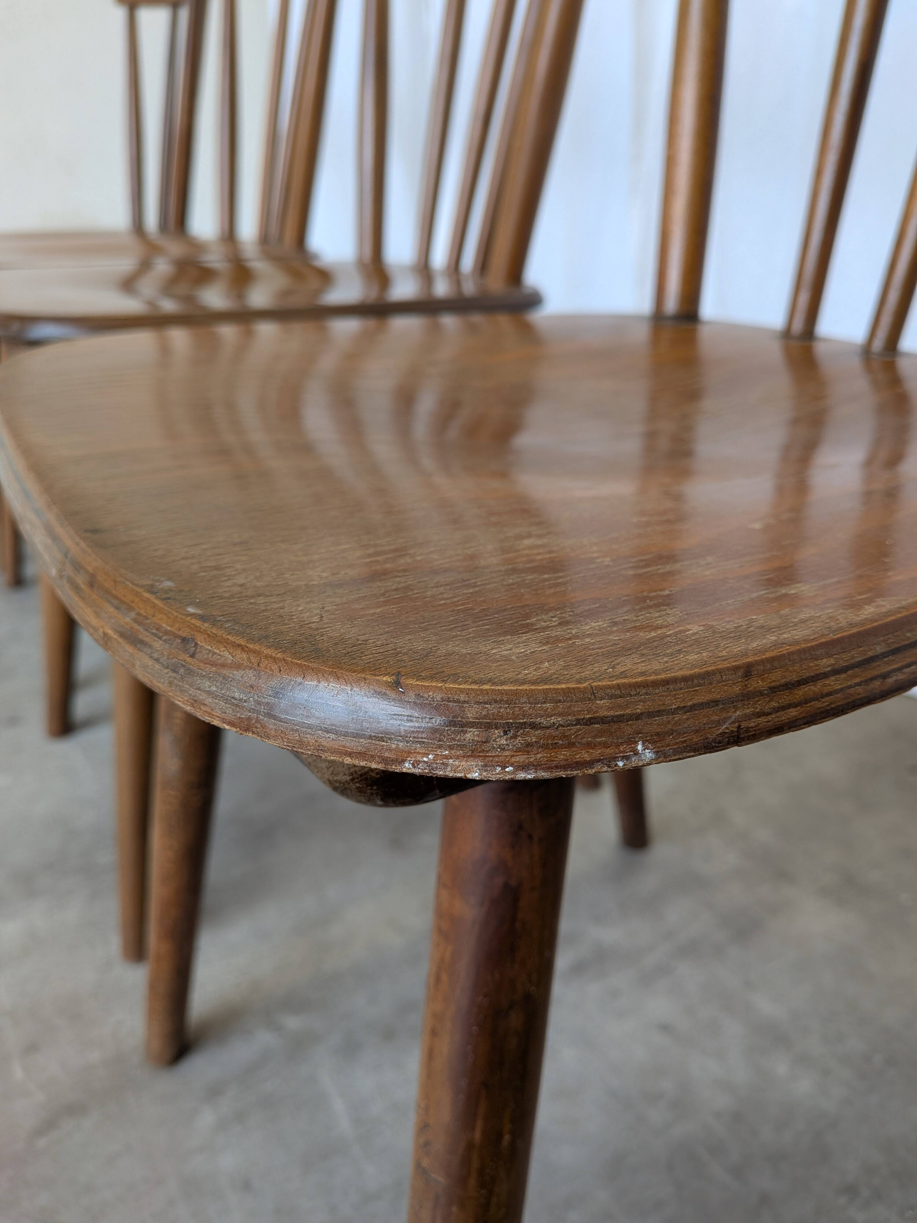 Ensemble de 4 chaises de salle à manger Windsor vintage : en bois des années 50 / STOL Kamnik