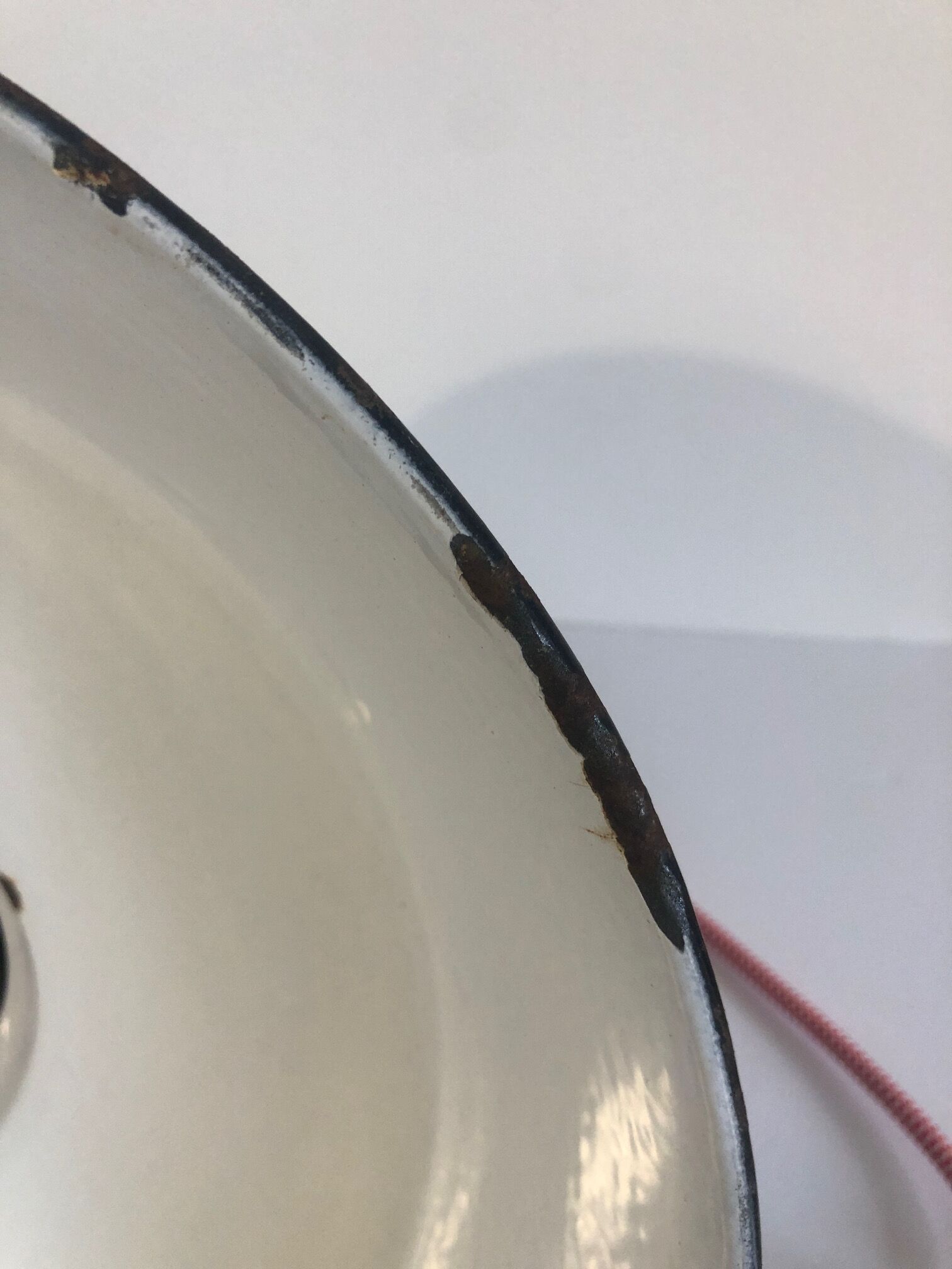 Set of 2 black enamelled bowls