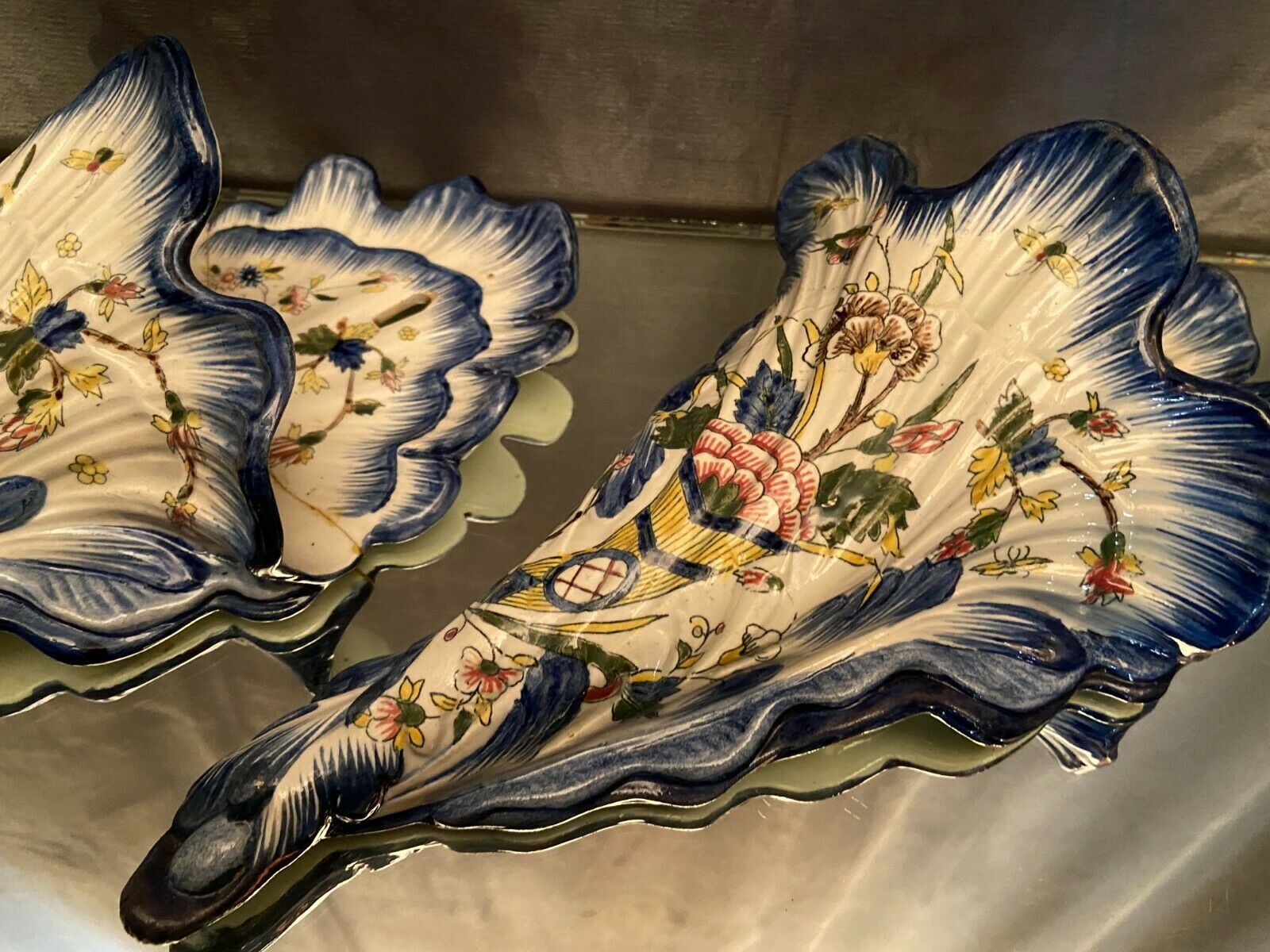 Pair of wall flower girls decorated with cornucopia earthenware from Gien XIX