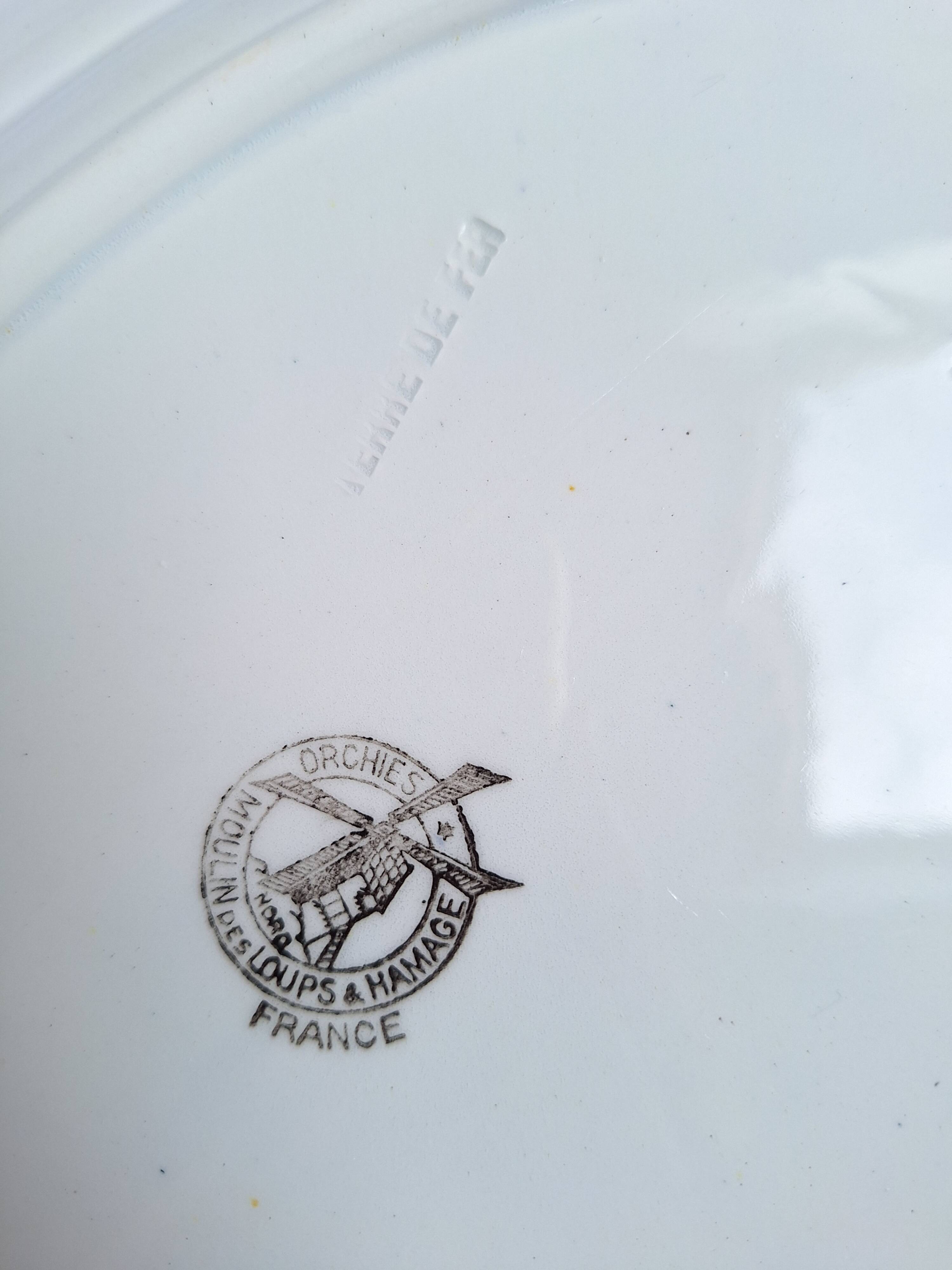 Green oval shallow dish Moulin des Loups