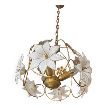 Vintage Murano glass chandelier with opaline flowers and brass – 1970 (É