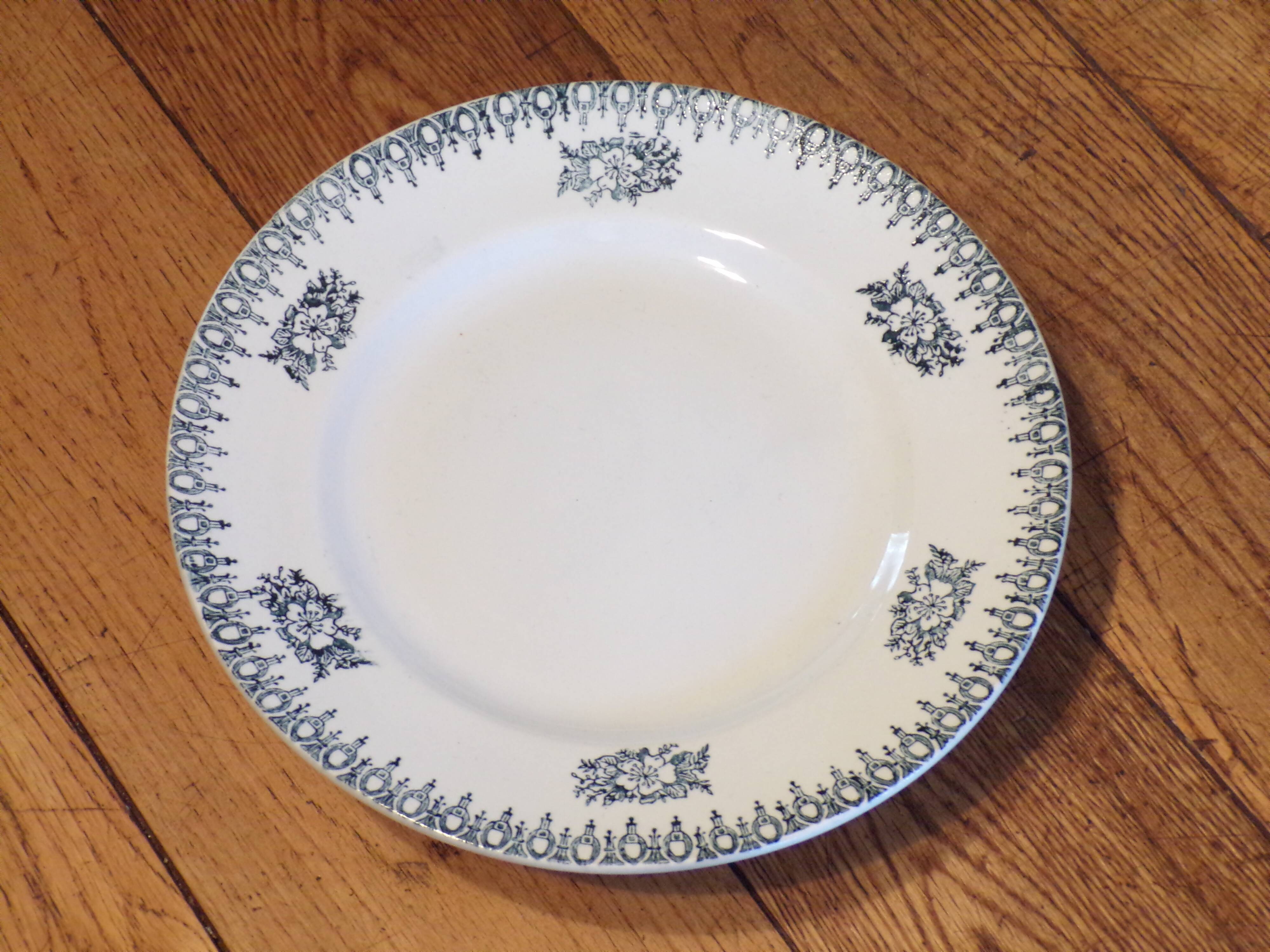 Old iron earth compote bowl St Amand 4011