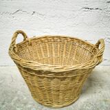 Woven wicker basket