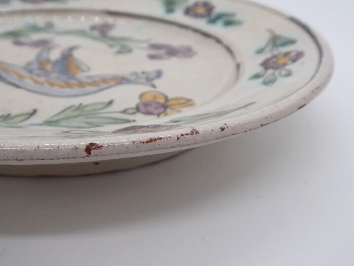 Decorative earthenware plate