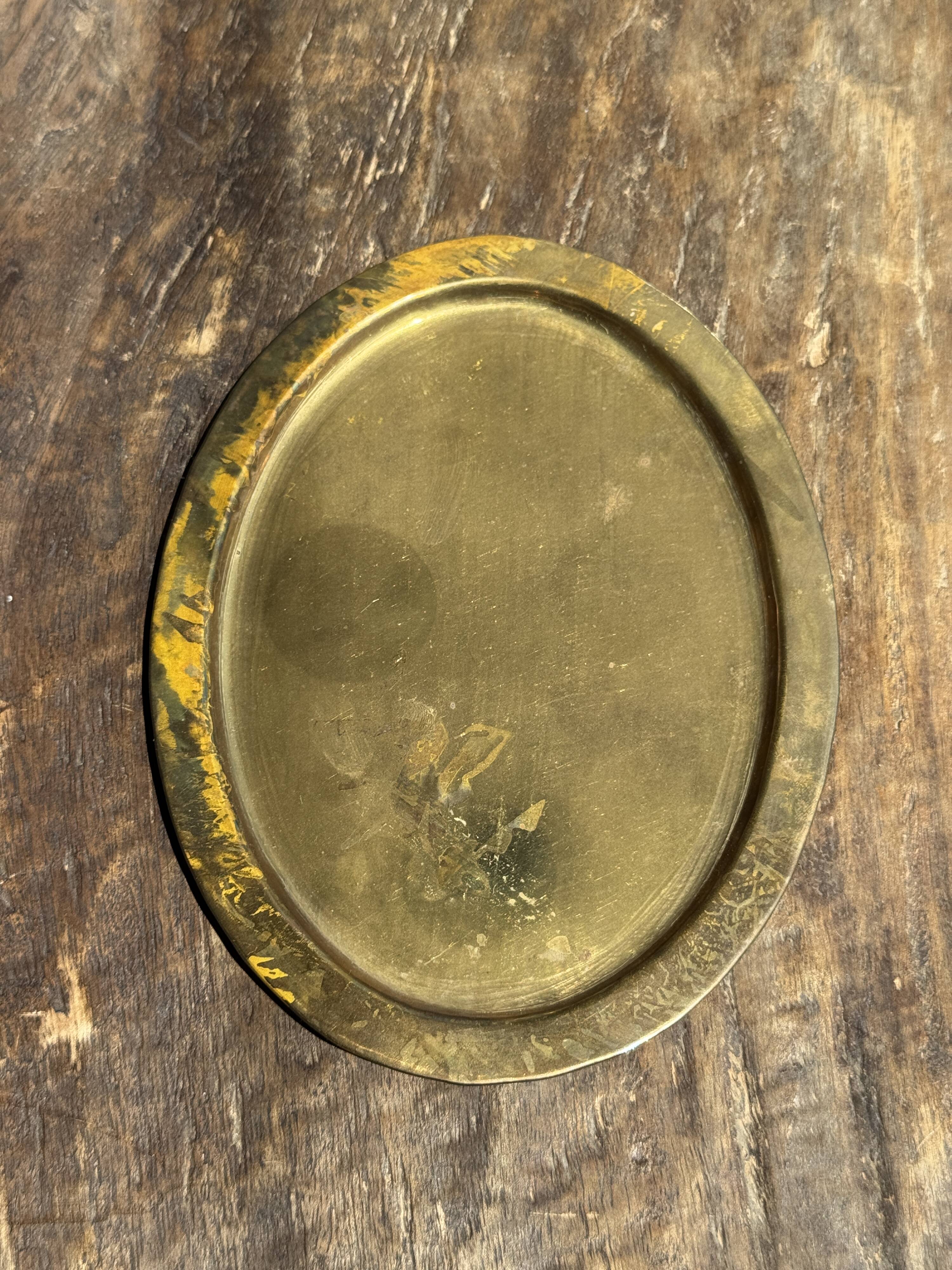 Small vintage Indian oval gold tray L14.5