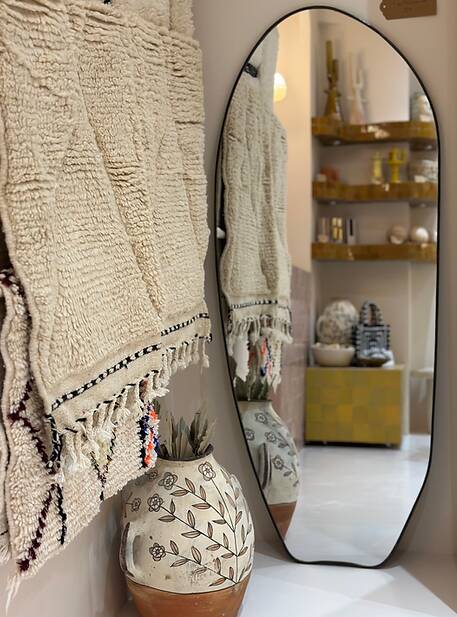 Large organic narcissus mirror - black