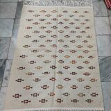 Tapis tissés main blanc et marron 125x180cm