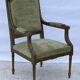 Fauteuil classique en velours vert
