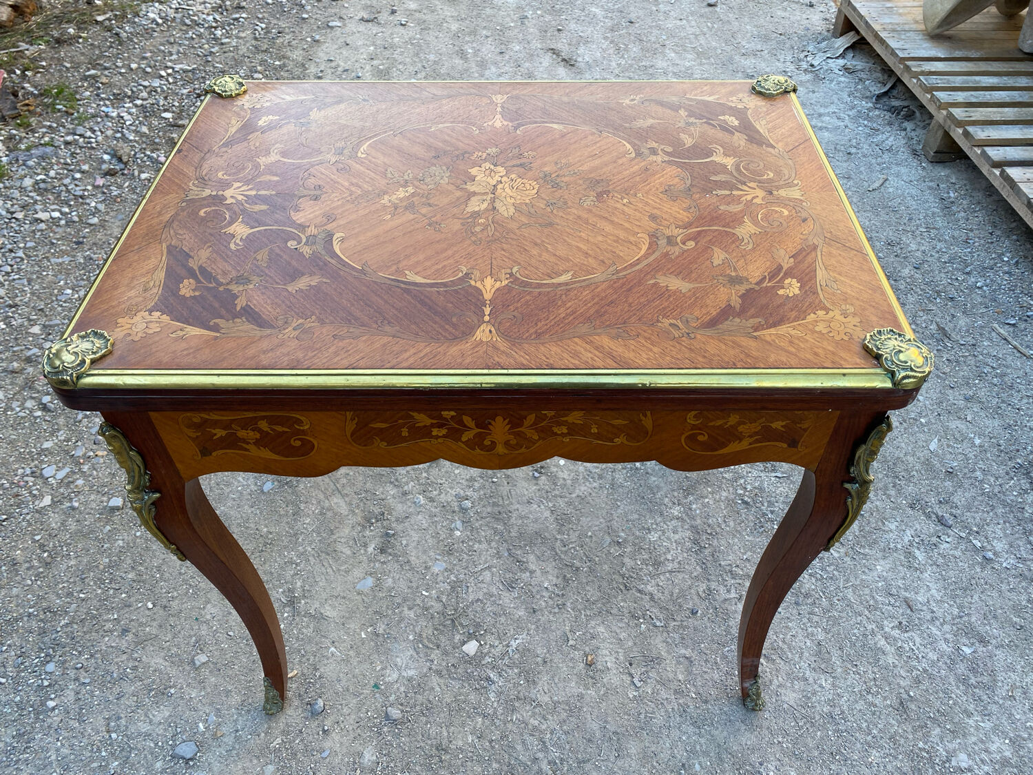 Games table louis XV