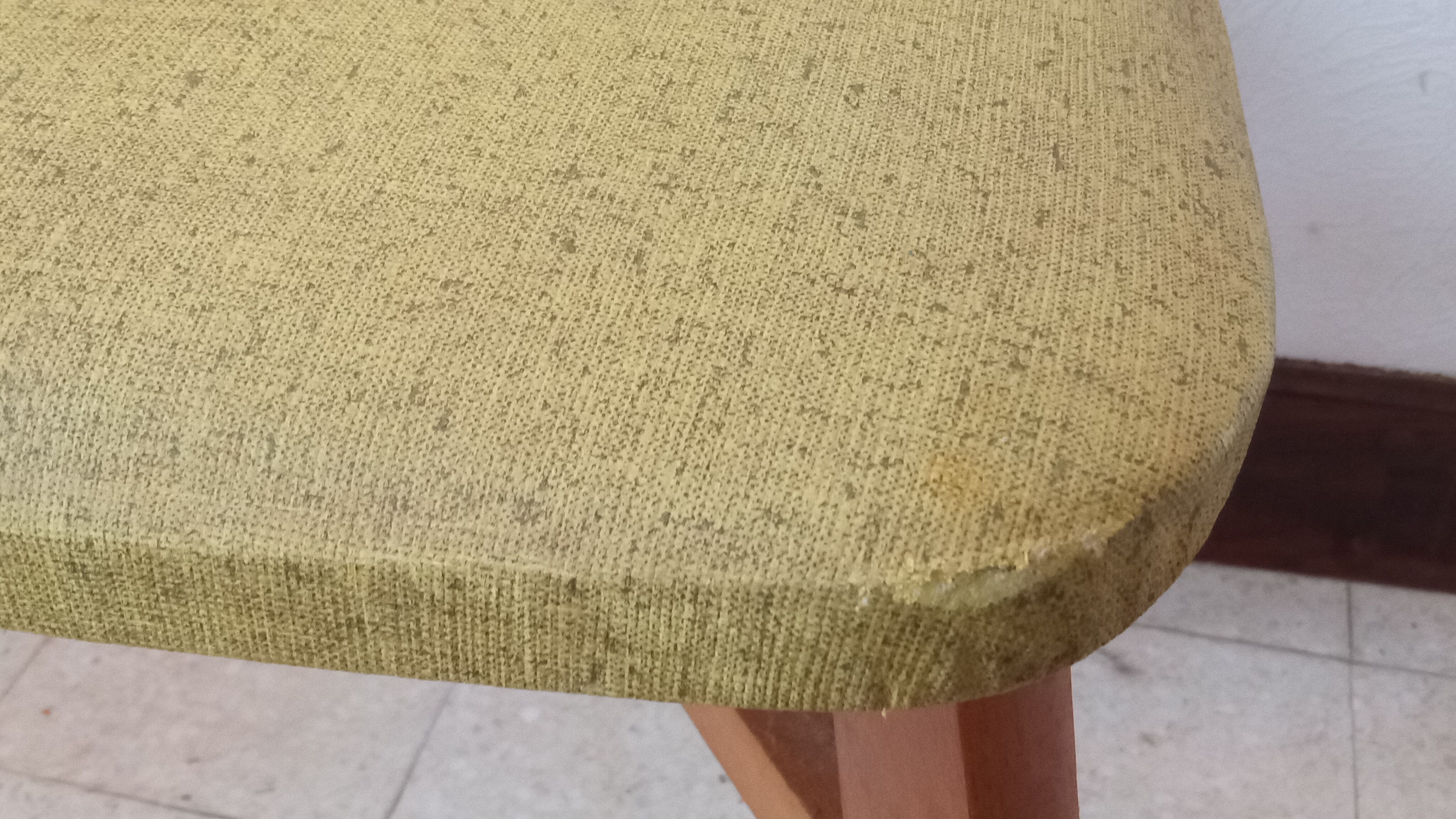 Chaise en skaï années 50