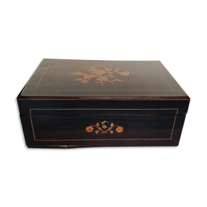Boite à bijoux en bois