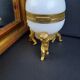 Egg box opaline on footouche