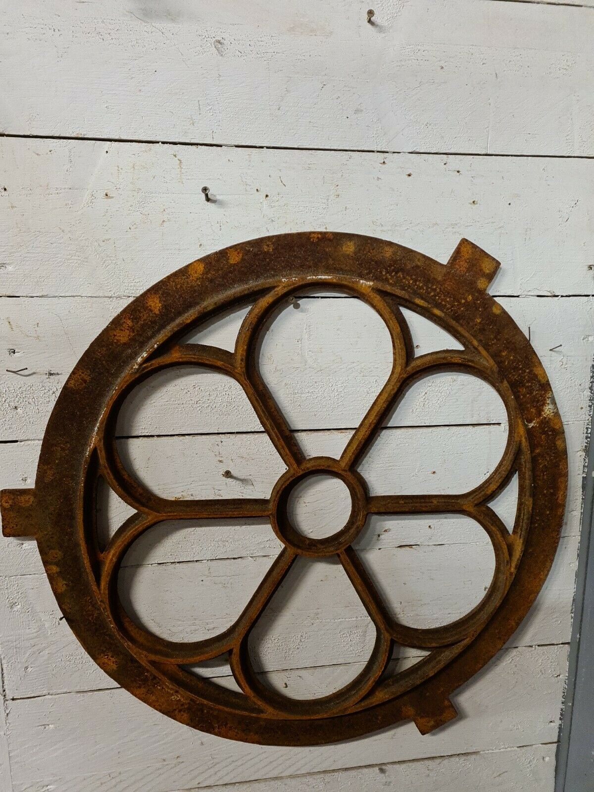 Cast-and-bone beef window