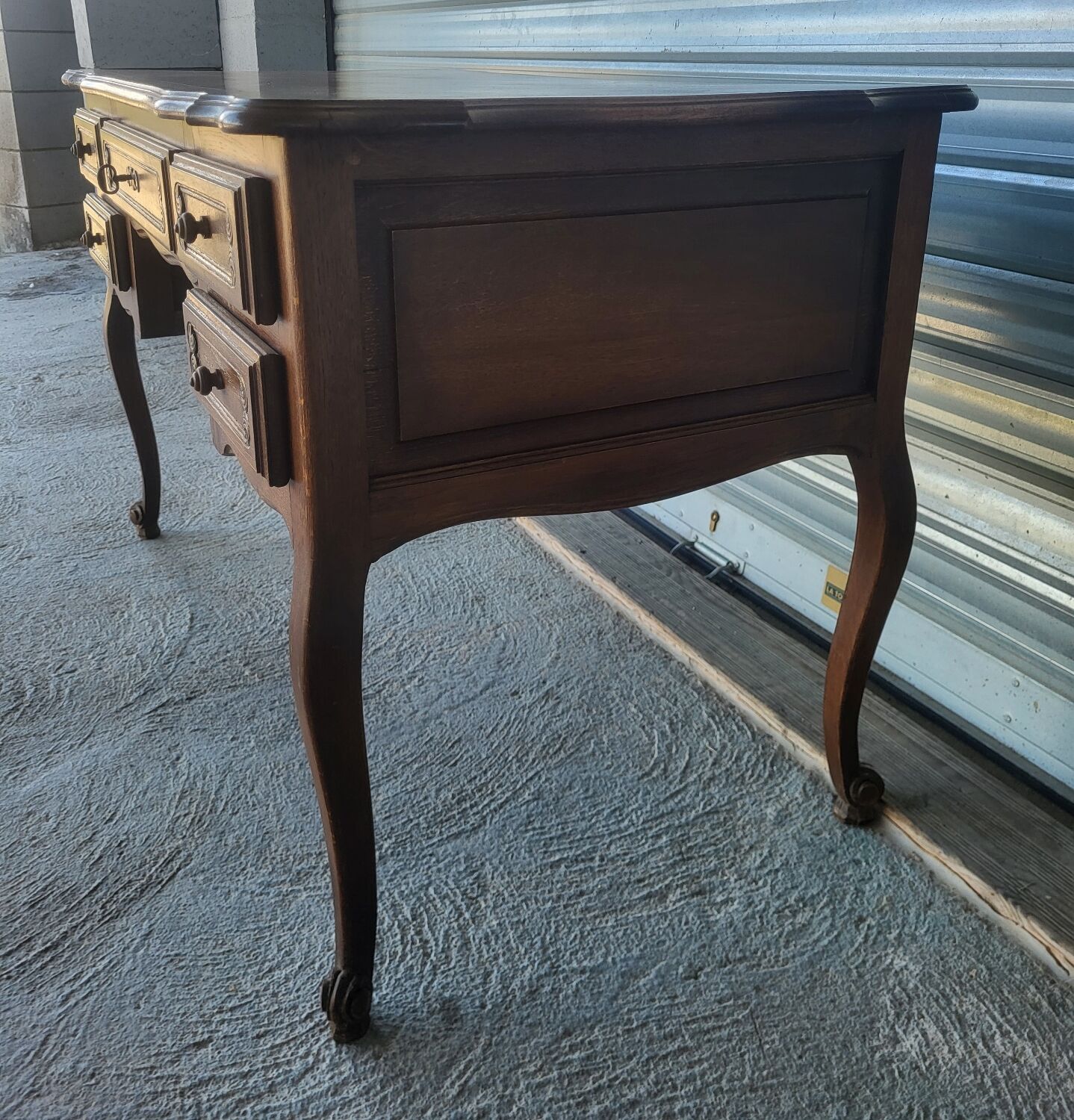 Minister's desk in Louis XV marquetry style