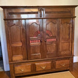 Breton closed bed library