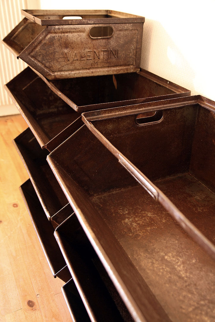 Set of 7 metal industrial lockers with spout "Valentini Lyon"