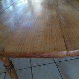 Vintage round table with folding edges