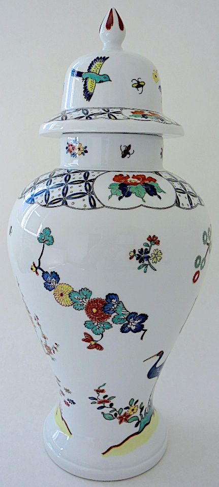 Baluster vase covered in porcelain by Coquet house in Limoges and decorated in Chantilly