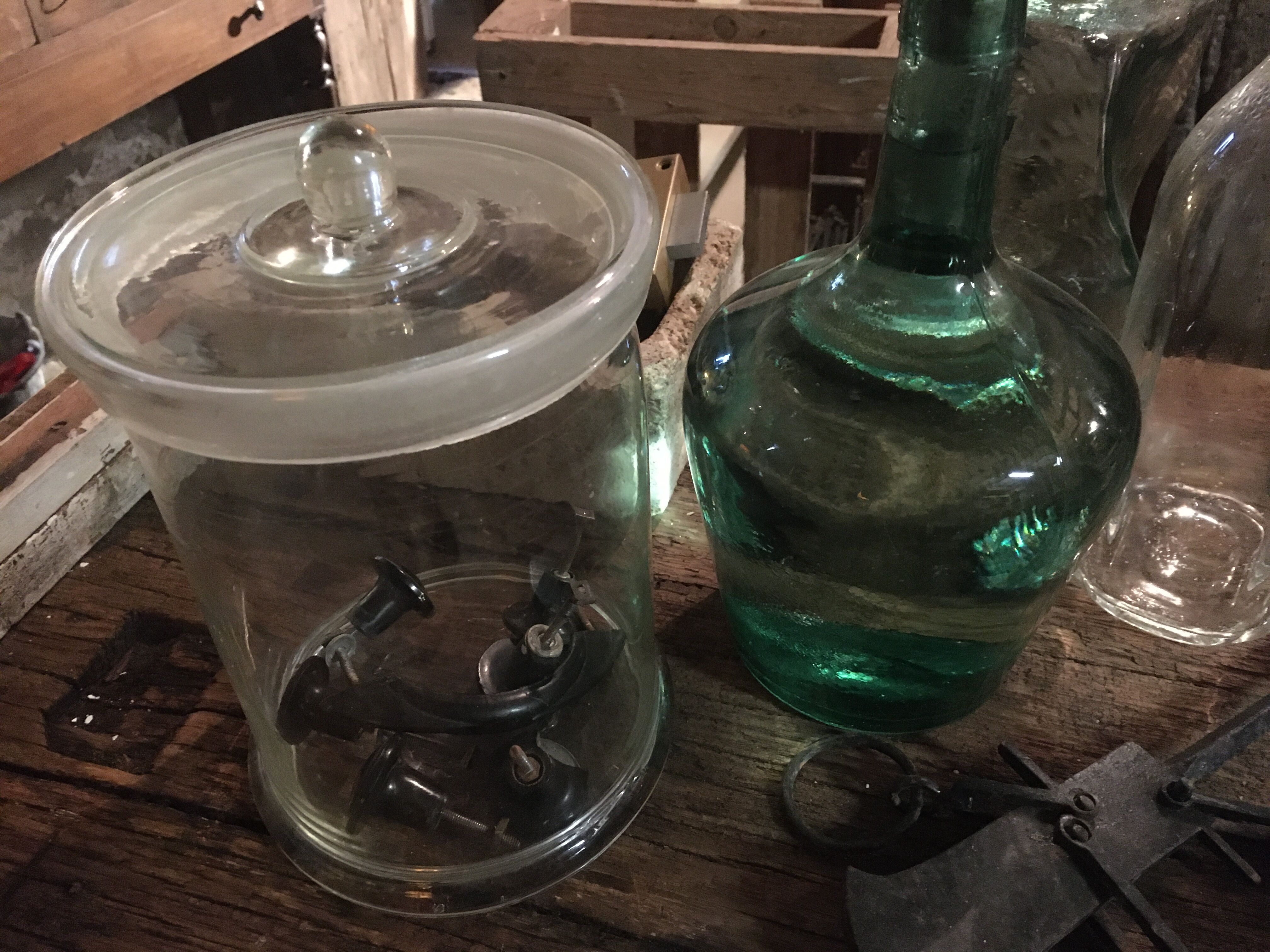 Confectioner jar made of antique glass