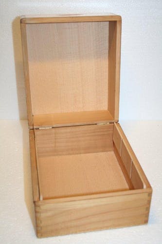 Patent wooden card box