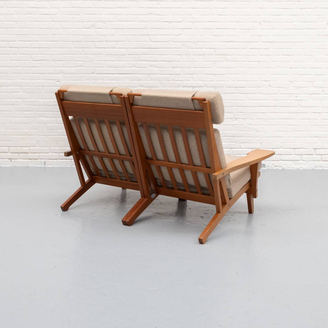 GE-375/2 Two-seater Sofa by Hans Wegner for Getama