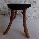 Banc en bois brutaliste