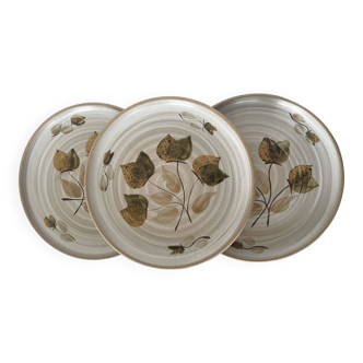 Doria dinner plates in Niderviller stoneware