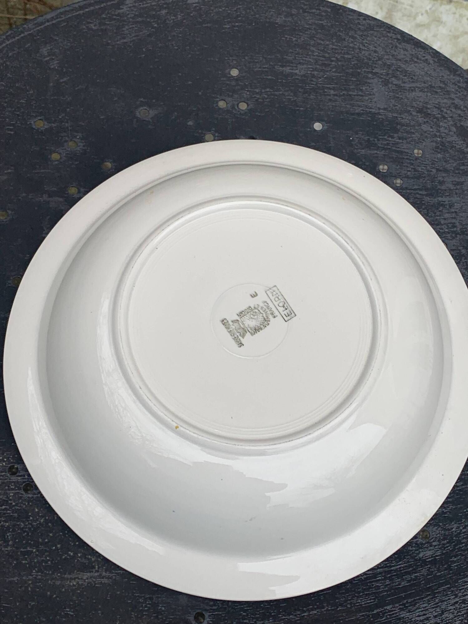Lot composed of a deep dish and two small serving dishes, Elorn, digoin and sarreguemines model