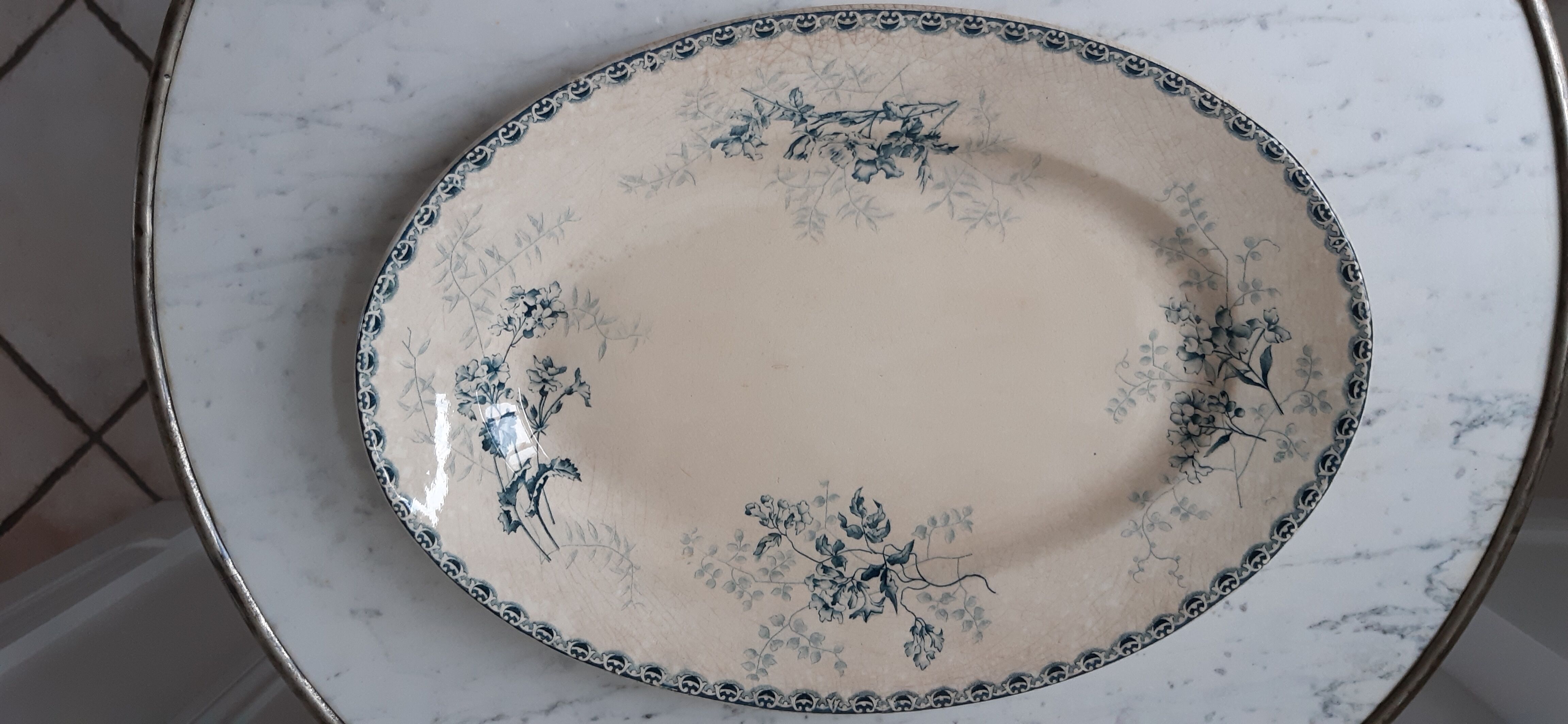 Flat oval Choisy the king H . Boulenger Iron Earth late nineteenth century