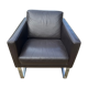 Fauteuil en cuir piétement metal
