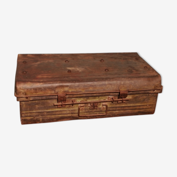 Military trunk metal