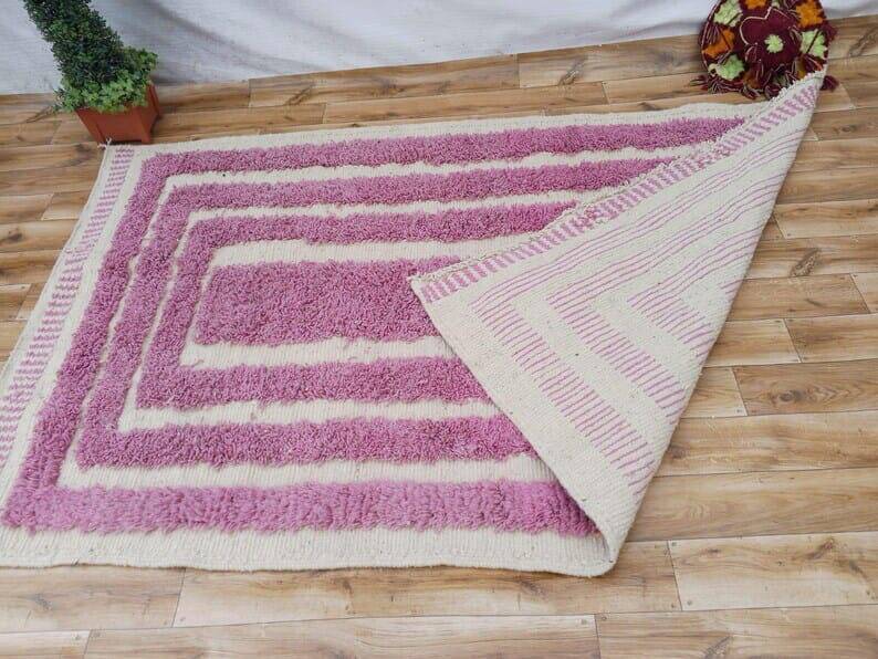 Handmade traditional artisan rug 2/3 m