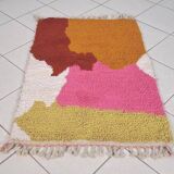 Handmade traditional Beni Ourain Berber rug, size 150 x 250 cm.