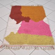 Handmade traditional Beni Ourain Berber rug, size 150 x 250 cm.