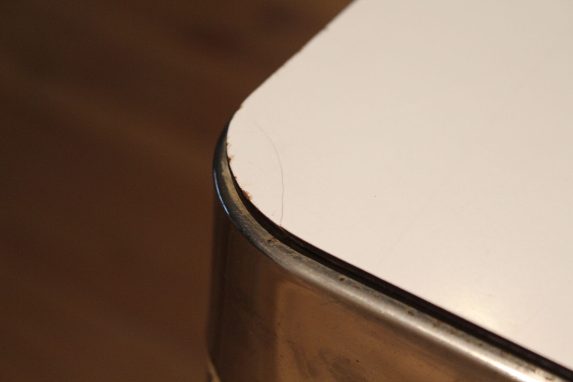 Table from the 70's formica in white and stainless steel