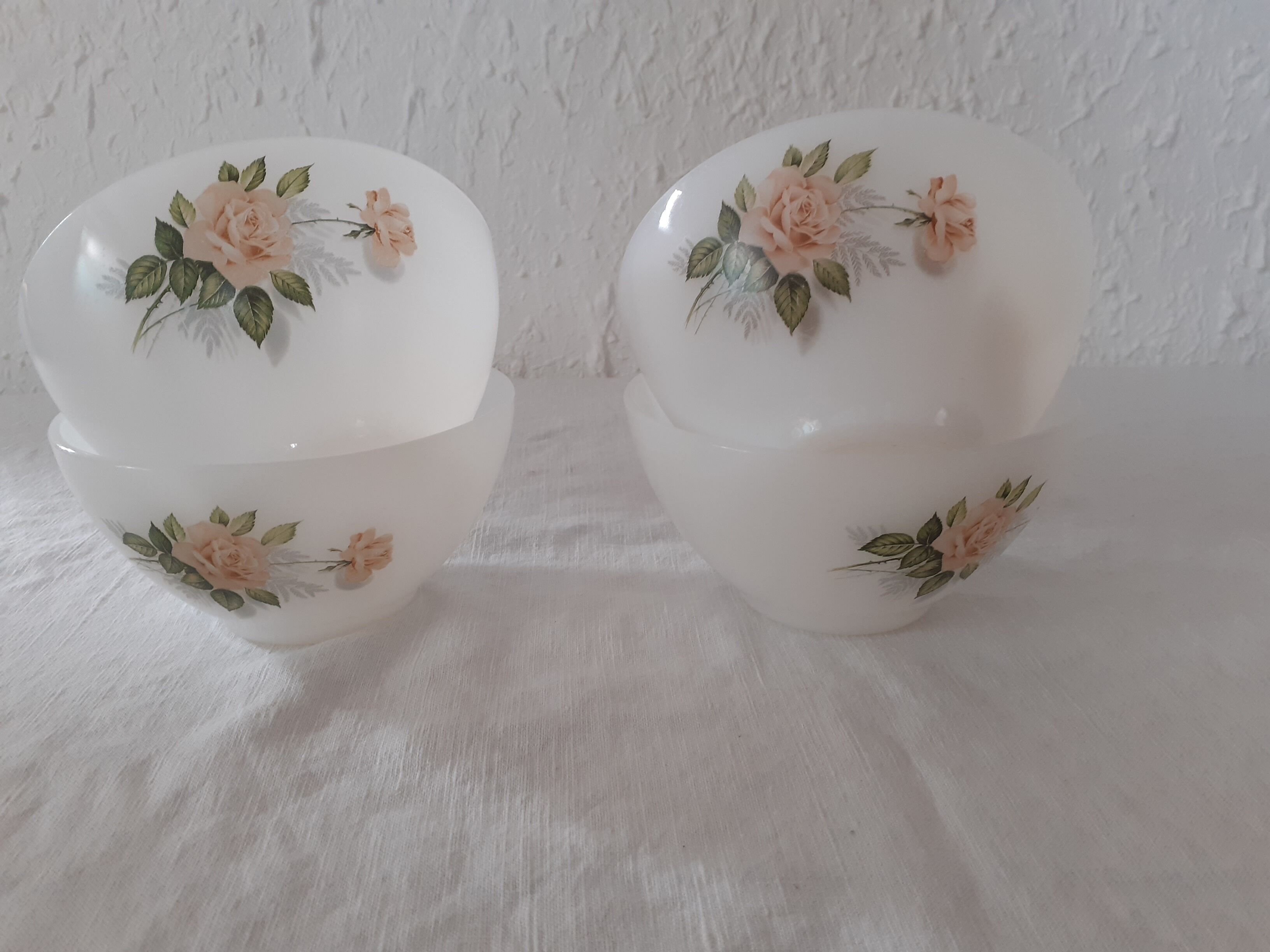 4 Bowls Roses of France Arcopal pink flowers