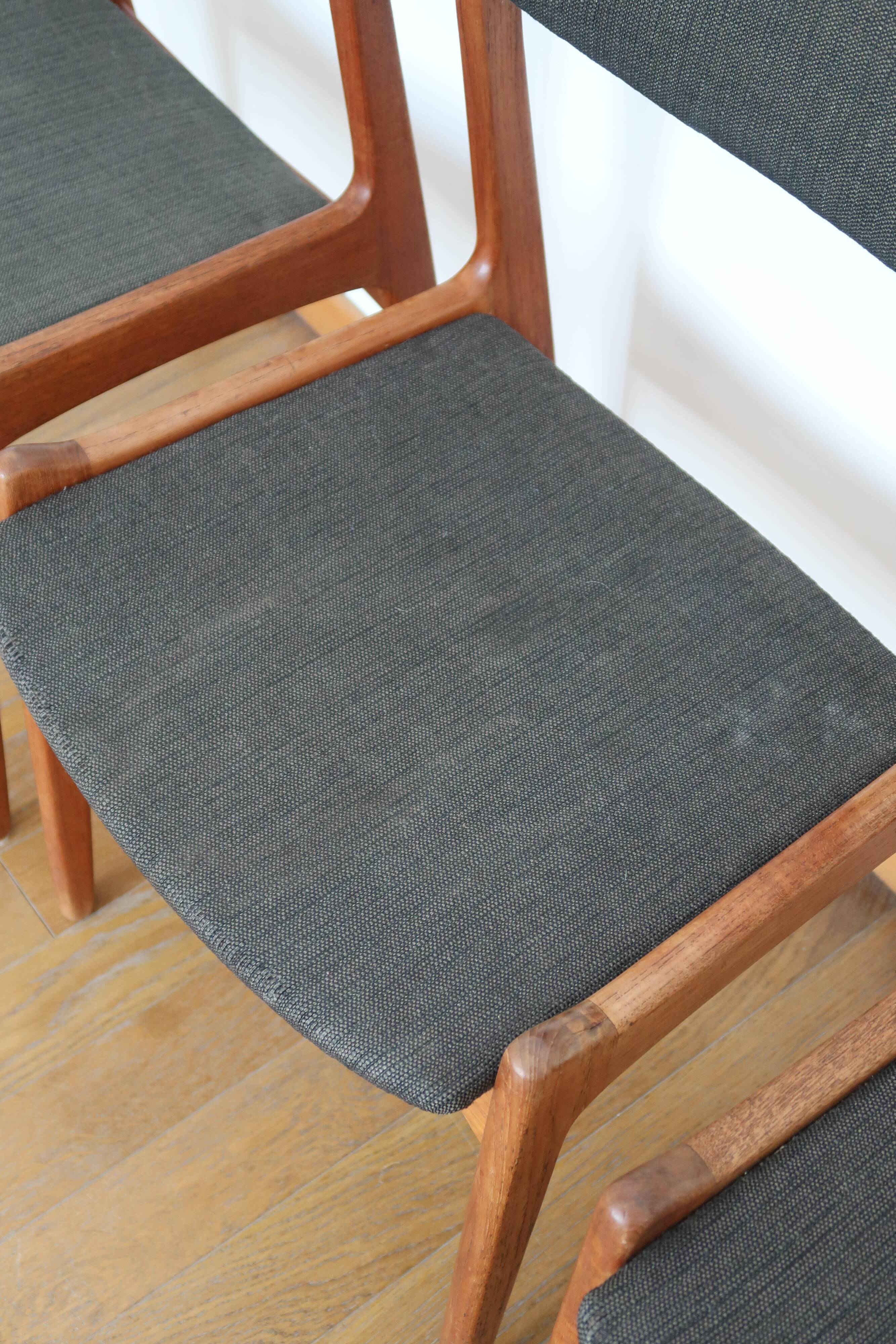 4 chaises vertes danoises estampillées