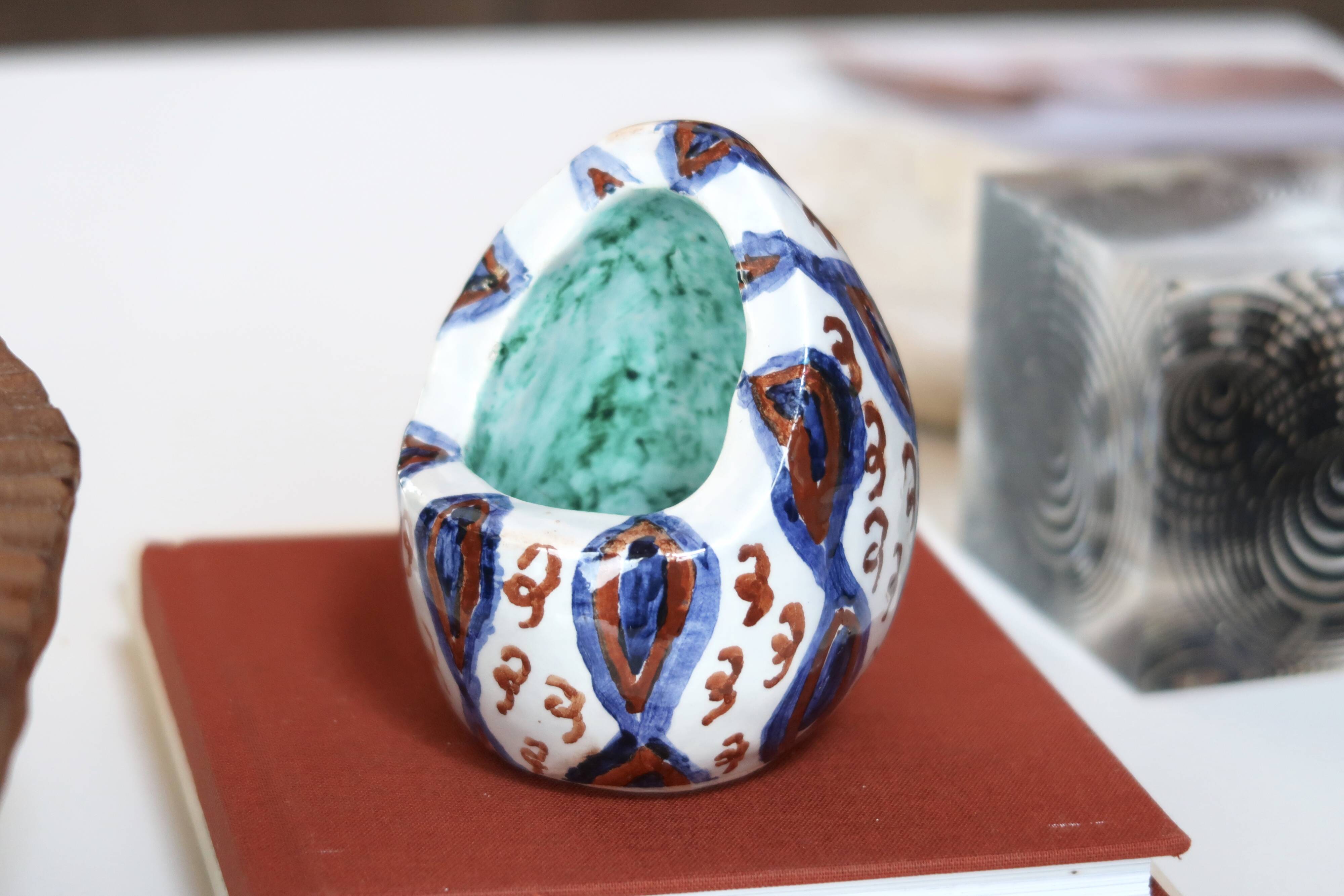 Ceramic "egg" ashtray, 50s