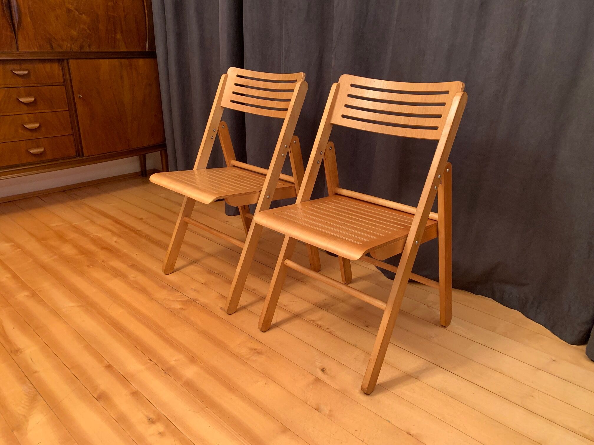 A pair of folding chairs, Netherlands, 1970s.