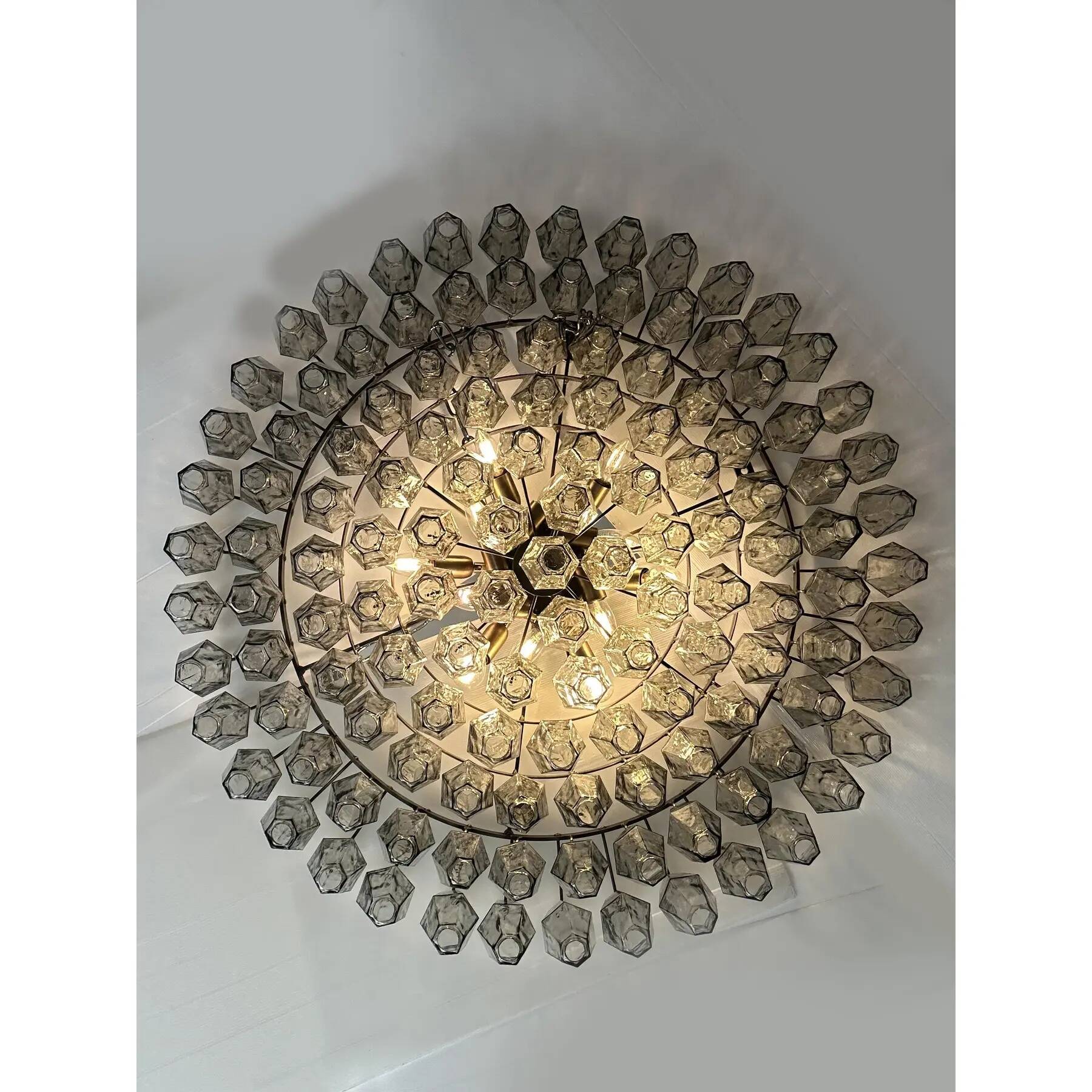 Plafonnier contemporain moderne gris "Poliedri" en verre de Murano par Simoeng