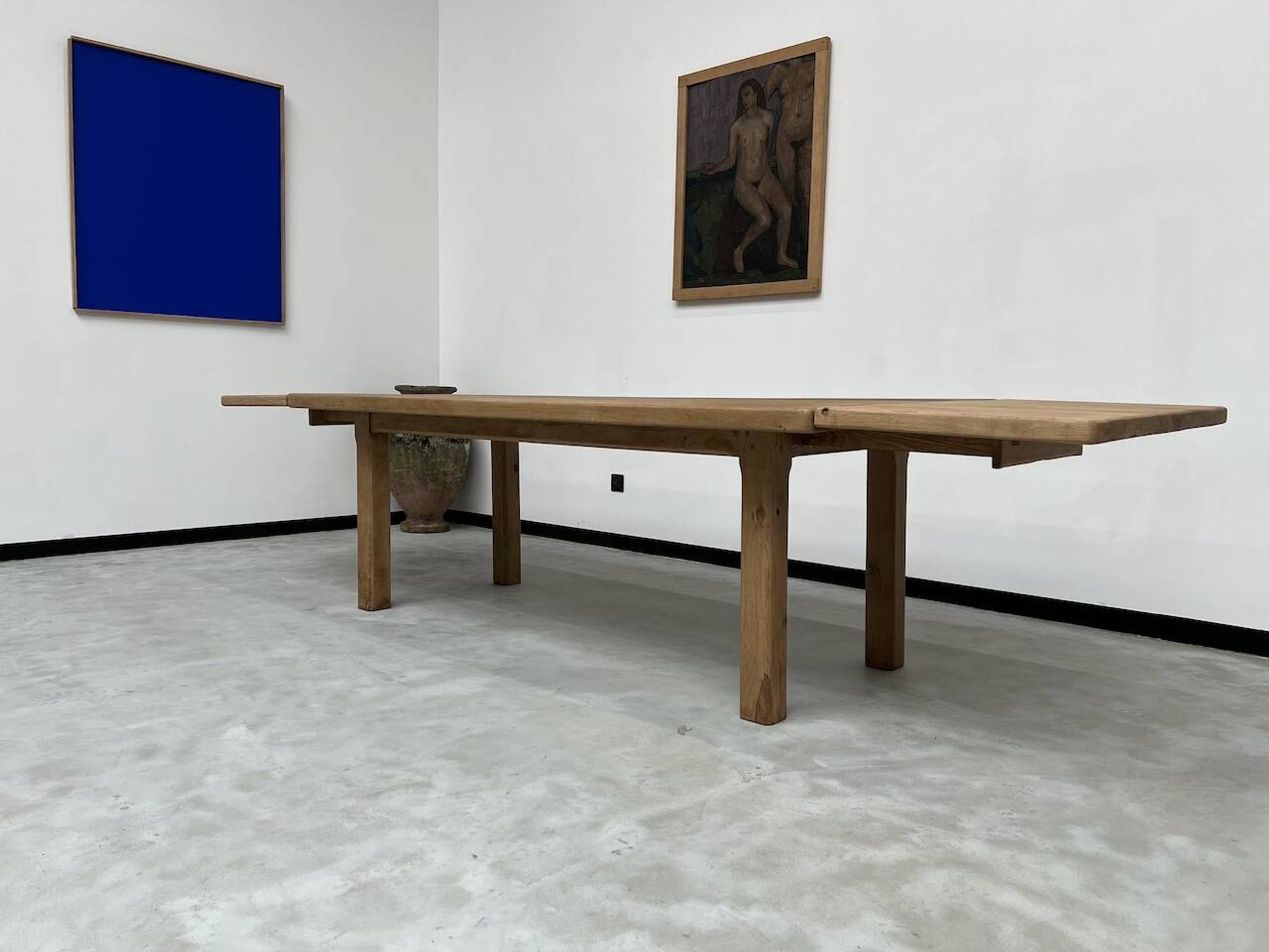 Large farm table from the 60s, in solid oak, with extensions