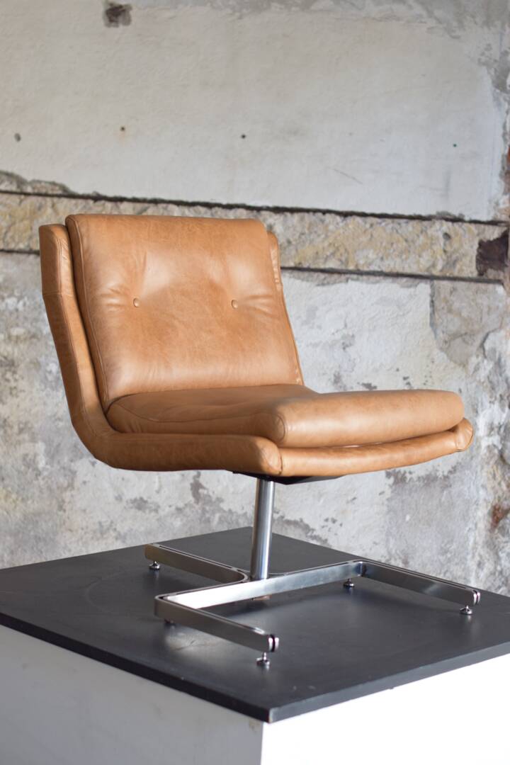 Leather armchair by Raphael Raffel for Apelbaum - France 1970