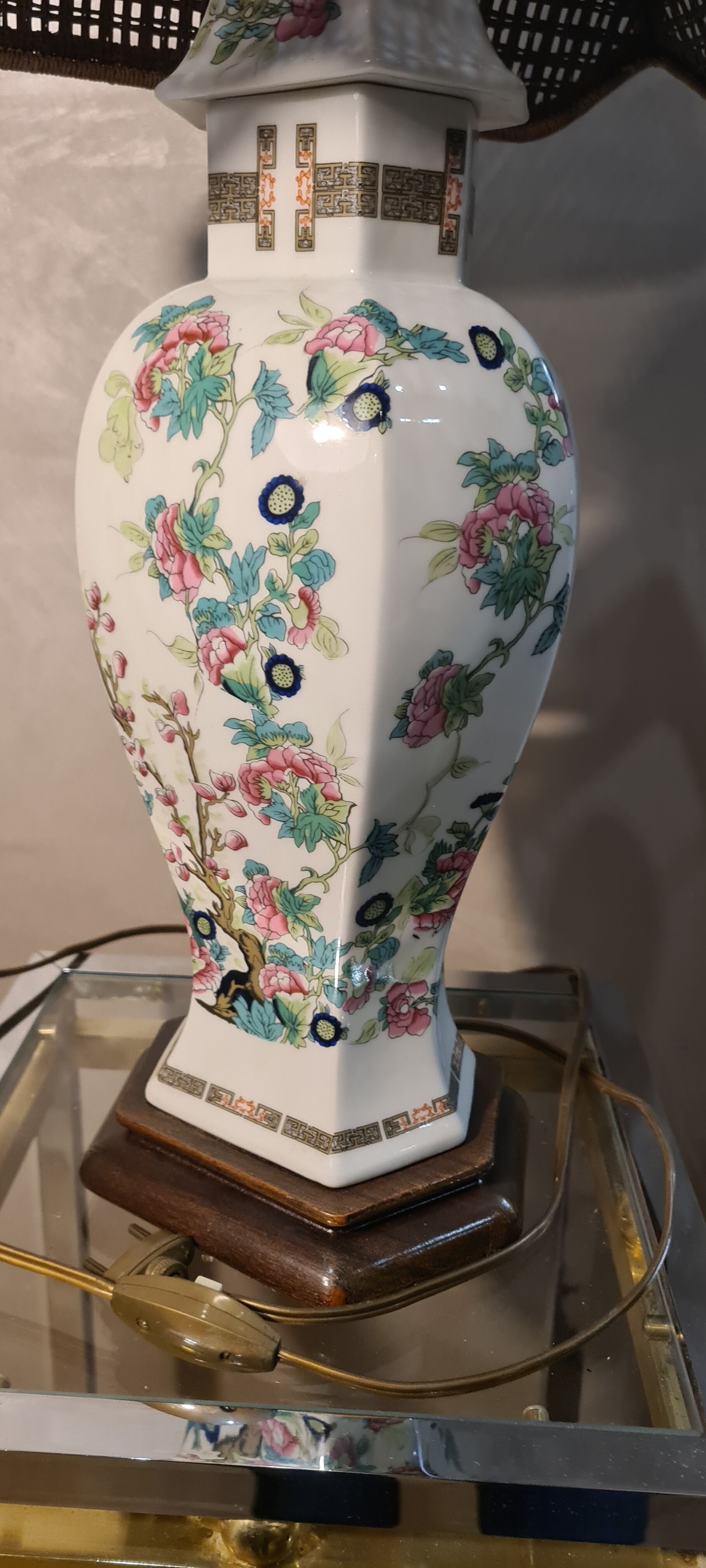 Asian lamp with wooden base, ceramic lamp foot 1940