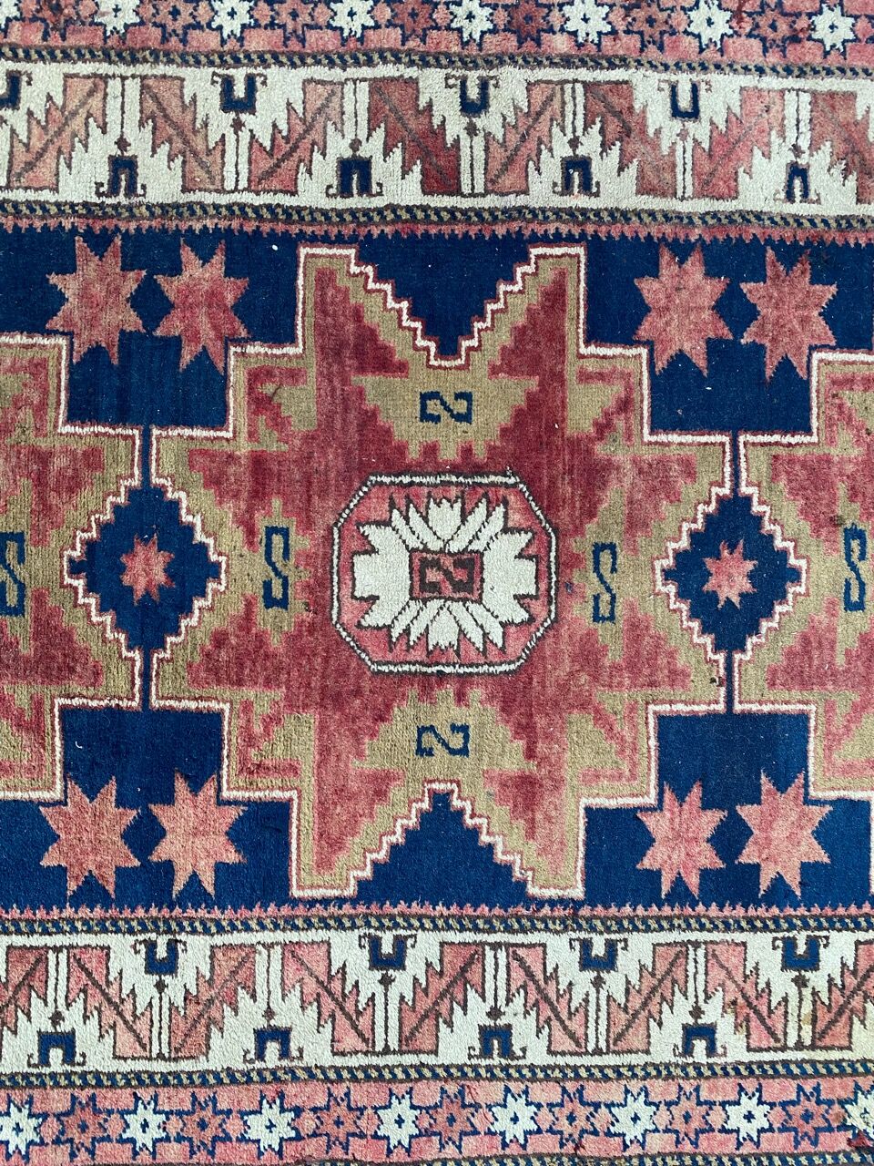 Handmade Turkish vintage carpet 102x190