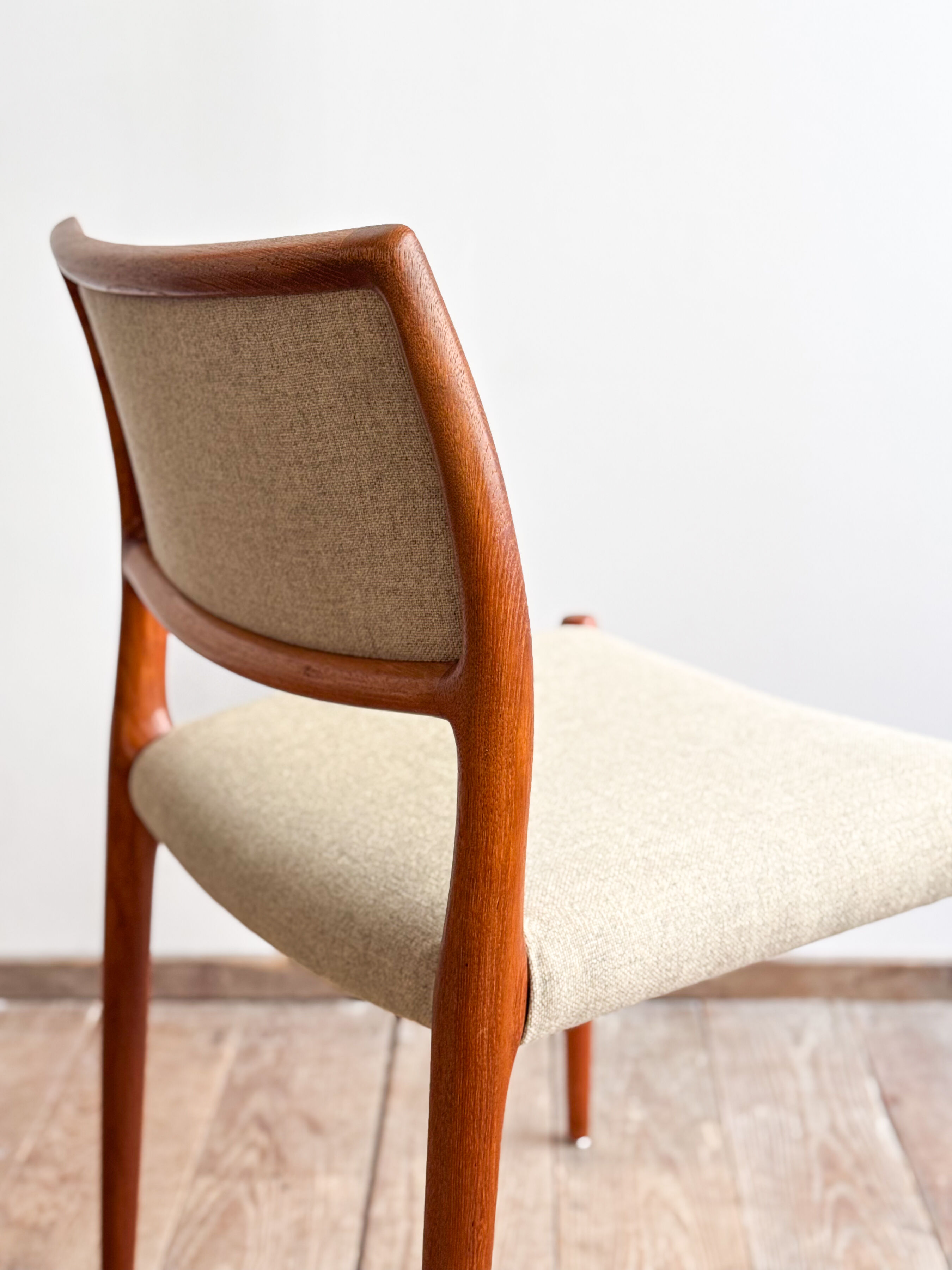 Chaise de salle à manger modèle 80 par Niels O. Møller en teck